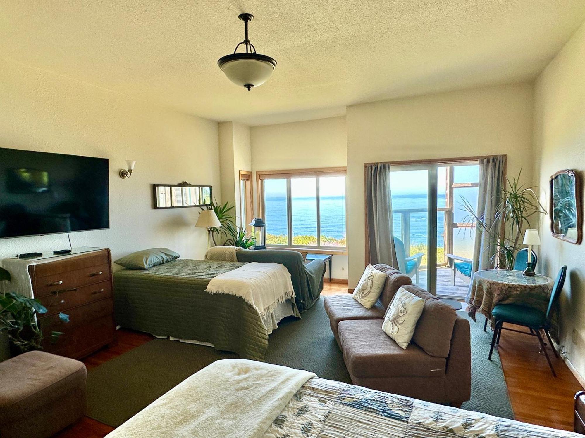Turtle Rocks Oceanfront Inn Трінідад Екстер'єр фото