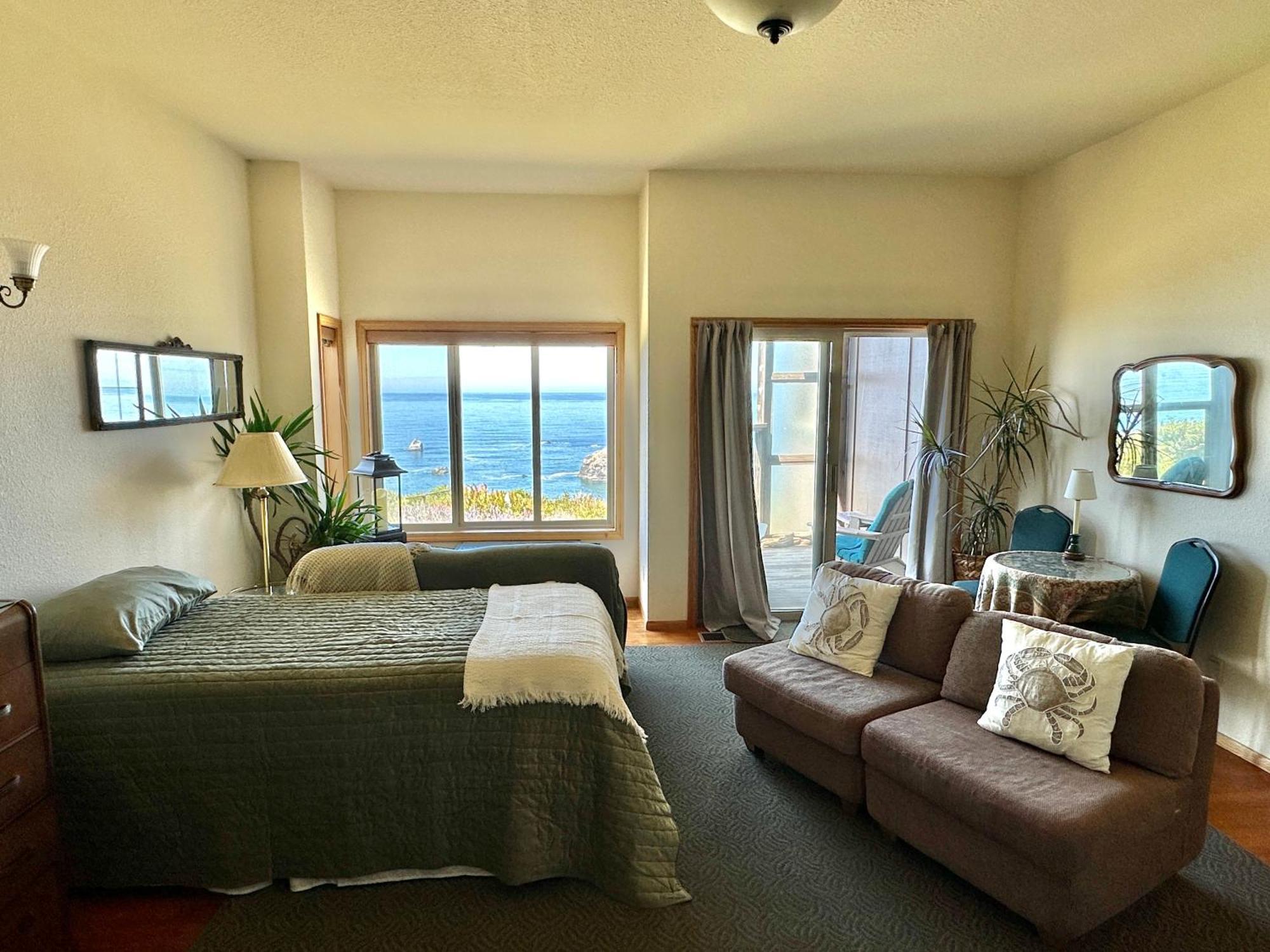 Turtle Rocks Oceanfront Inn Трінідад Екстер'єр фото