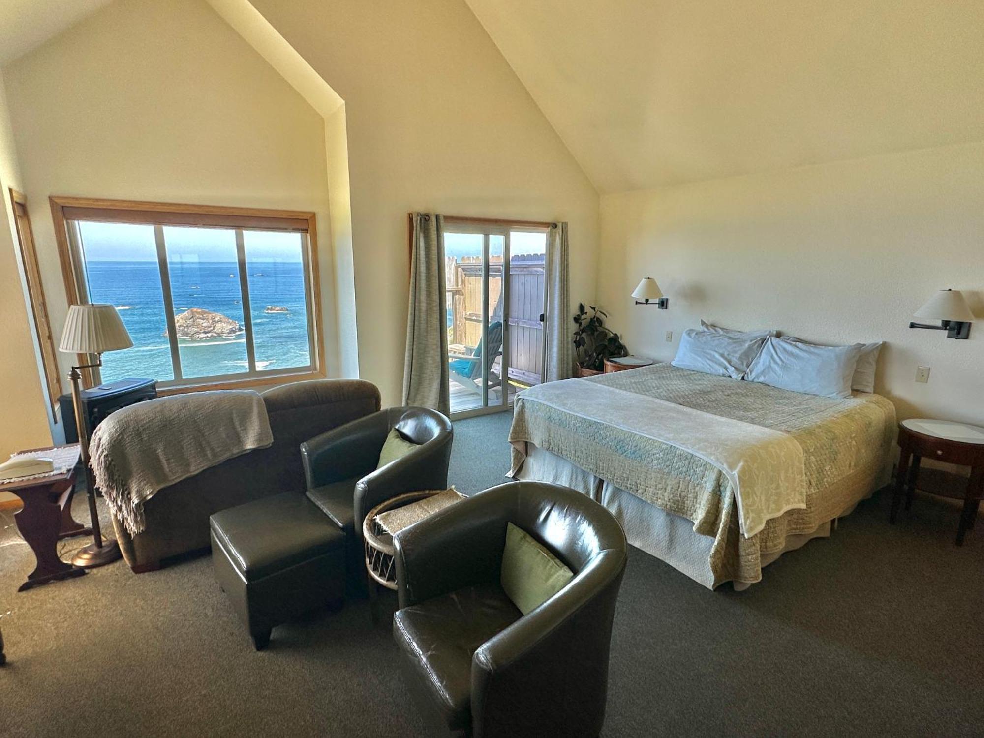 Turtle Rocks Oceanfront Inn Трінідад Екстер'єр фото